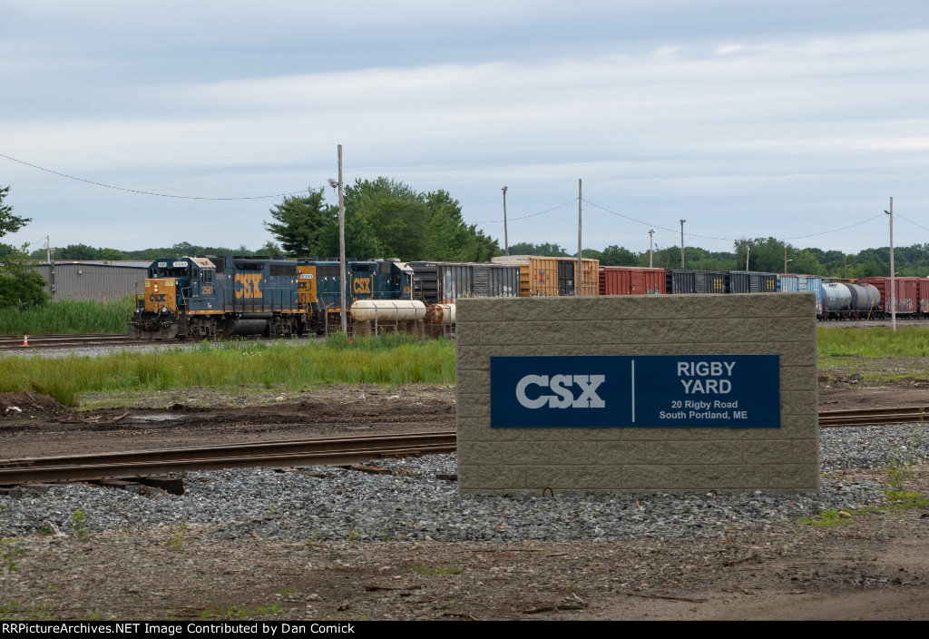 Y200 with CSXT 2561 Switches Rigby Yard